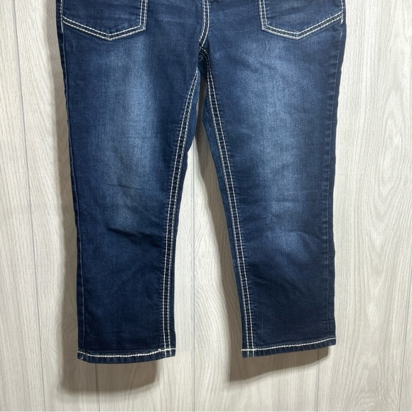 Maurices Women’s Denim Capris Size 7/8 Regular - Picture 3 of 12